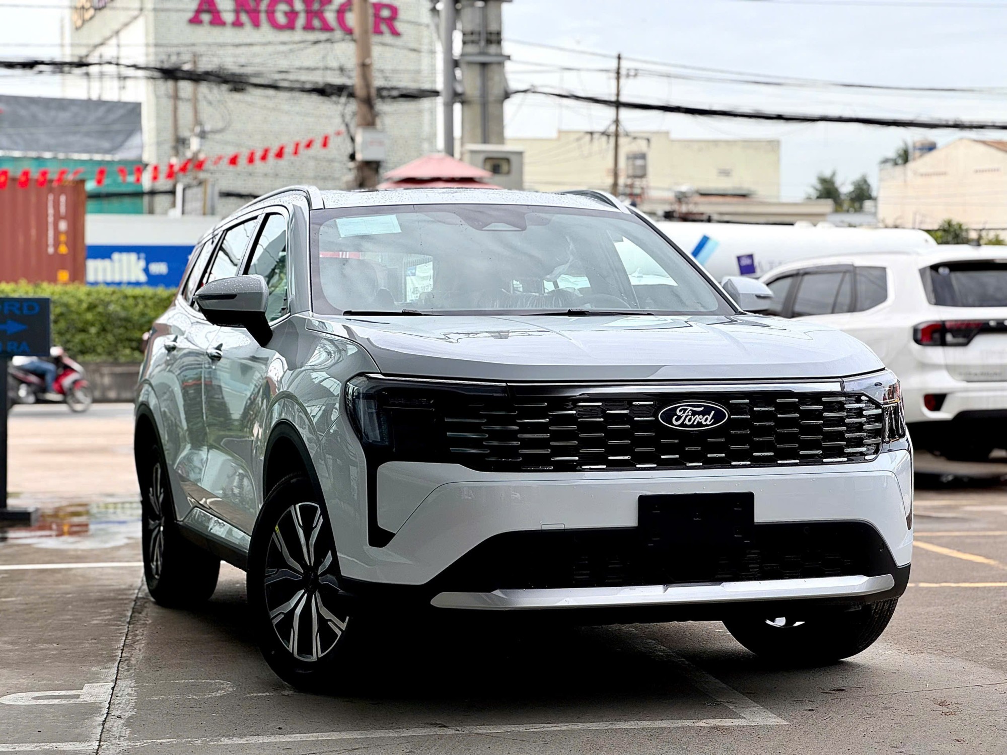 Ngoại_Thất_Ford_Territory_titanium_mau_Trắng